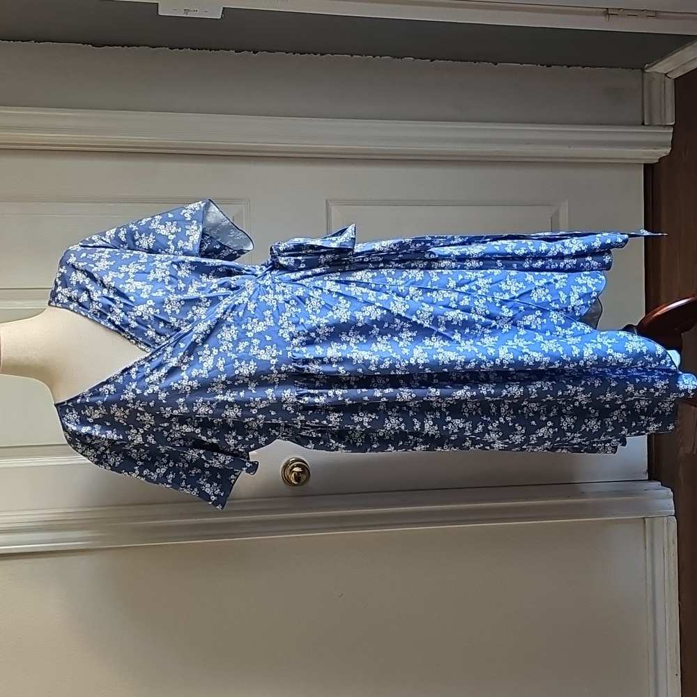 SHEIN Ditzy Wrap Dress - Picture 2 of 9